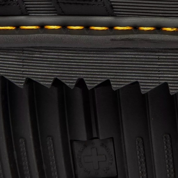 New Dr. Martens Blaire Sandals Black Leather Platform Slides size 6 - Picture 9 of 11